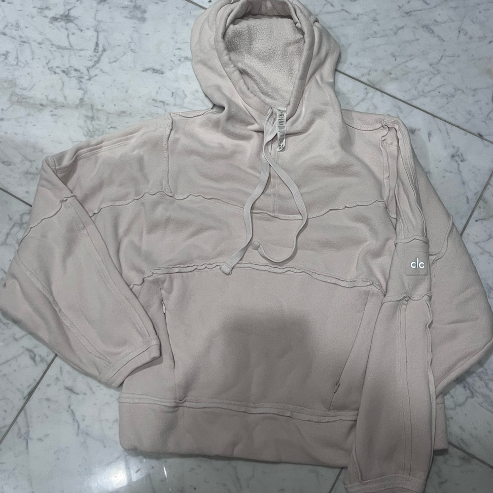 ALO Yoga Women’s Cream Hoodie